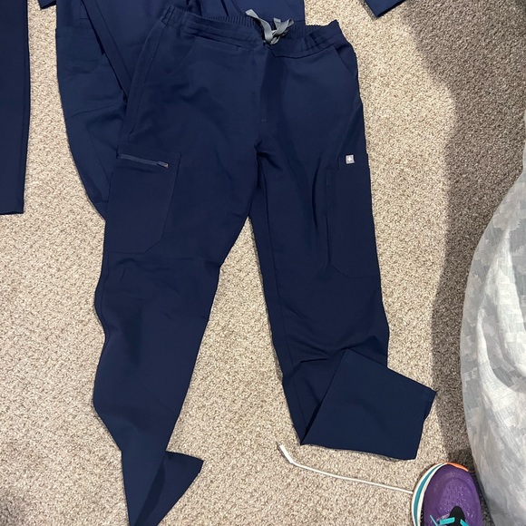 Scrub and jacket bundle - Picture 3 of 3